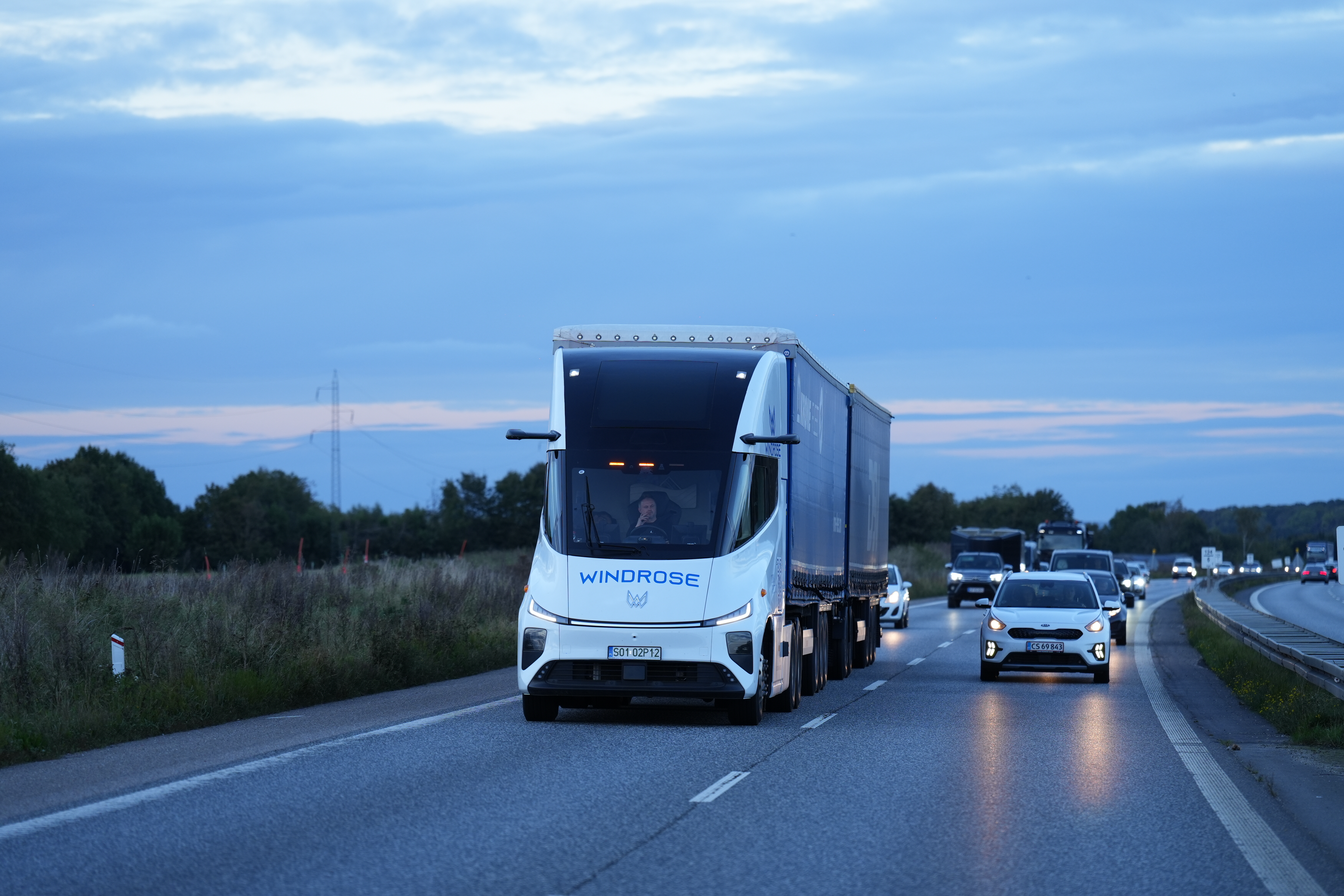 Windrose EV truck completed 590+km trip with 34-meter double-trailer and 64 tons of total weight in a single charge